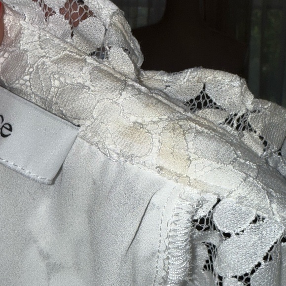 ☀️SUMMER CLEARANCE SALE☀️ Cece White Lace Blouse - Picture 4 of 7